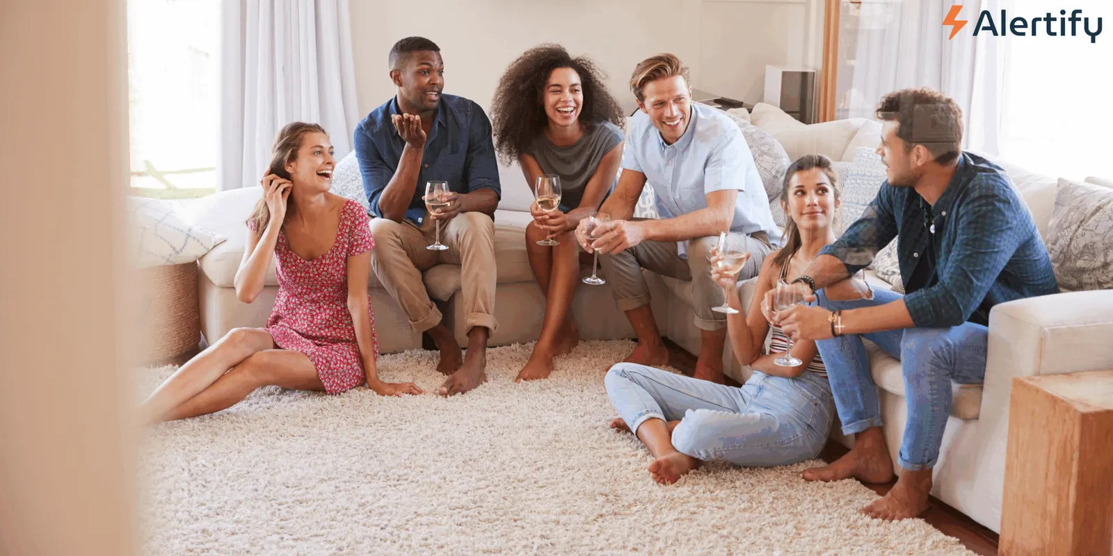 La guerra di Airbnb alle feste: come proteggere la tua proprietà e restare conforme con un dispositivo di monitoraggio