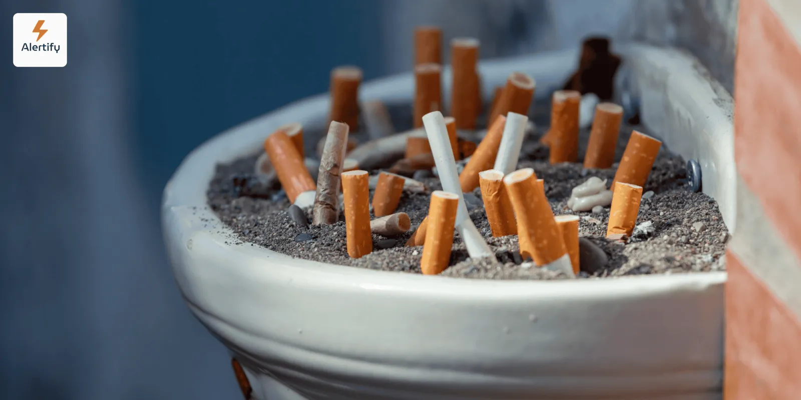 Aspetti legali del fumo negli affitti brevi: diritti host e ospiti, normativa fumo affitti brevi